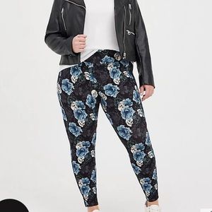 Torrid skull floral slim pixie pants 3X